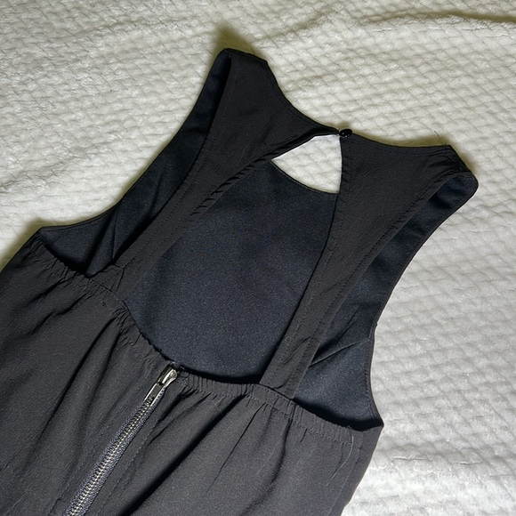 XENIA BOUTIQUE - Size 6 UK (XS) Black Cutout Detail Dress - Picture 3 of 3